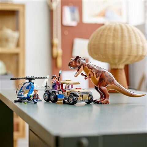 Lego - Jurassic World - La Chasse Du Carnotaurus